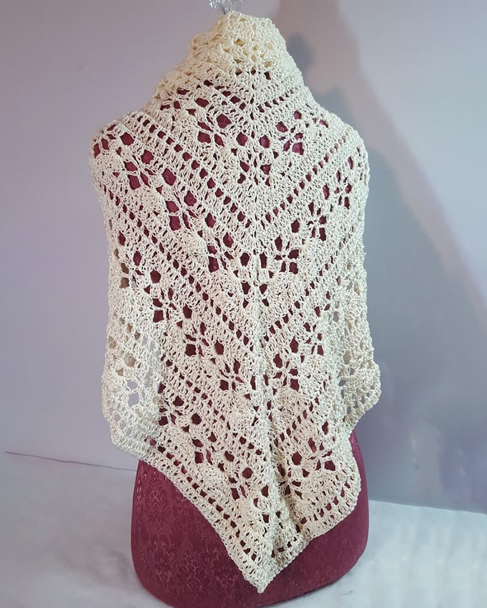 Chal tejido a crochet con flecos, diseño artesanal boho